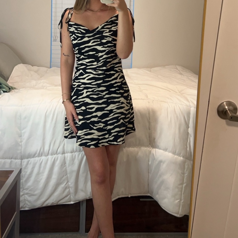 Baevely printed dress size small